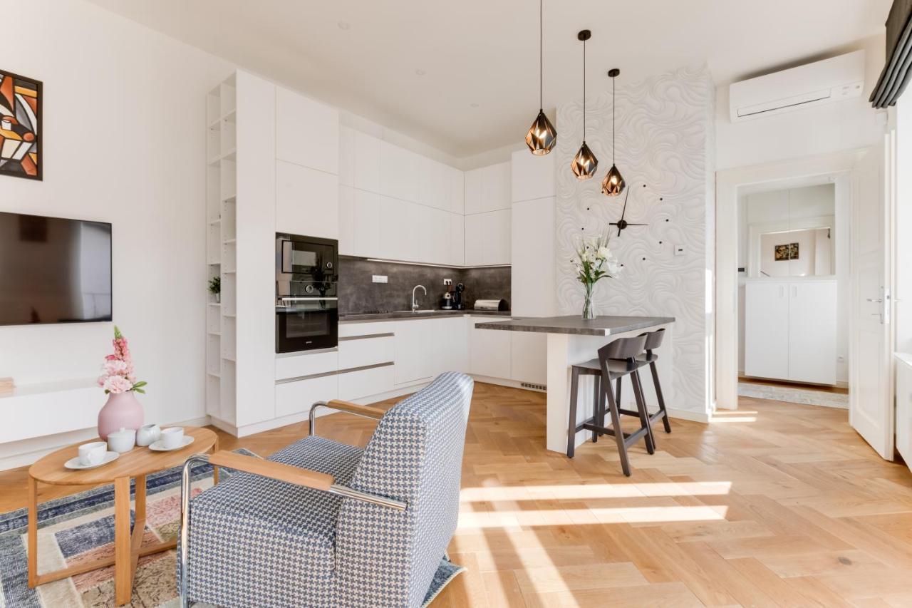 Apartamento Andel Design Duplex, Ac, Garage *